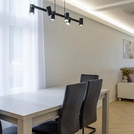 Citycenter 3 Bedroom Apartment, Free Parking * Παρνού