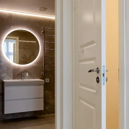 Citycenter 3 Bedroom Apartment, Free Parking Διαμέρισμα *