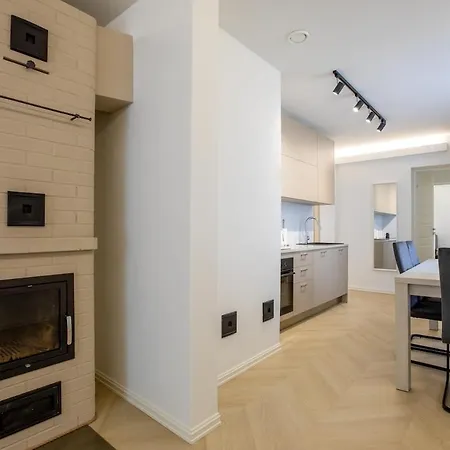 Citycenter 3 Bedroom Apartment, Free Parking Διαμέρισμα Παρνού