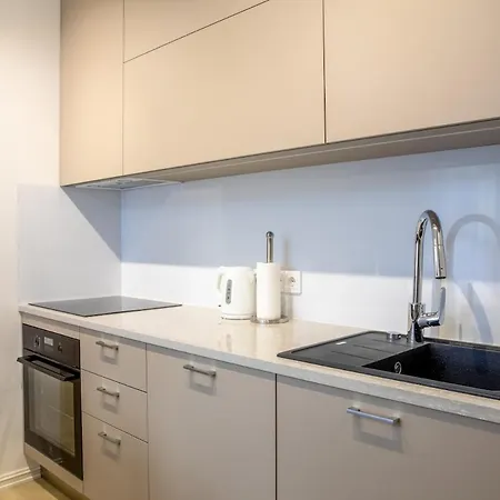Citycenter 3 Bedroom Apartment, Free Parking Διαμέρισμα Παρνού